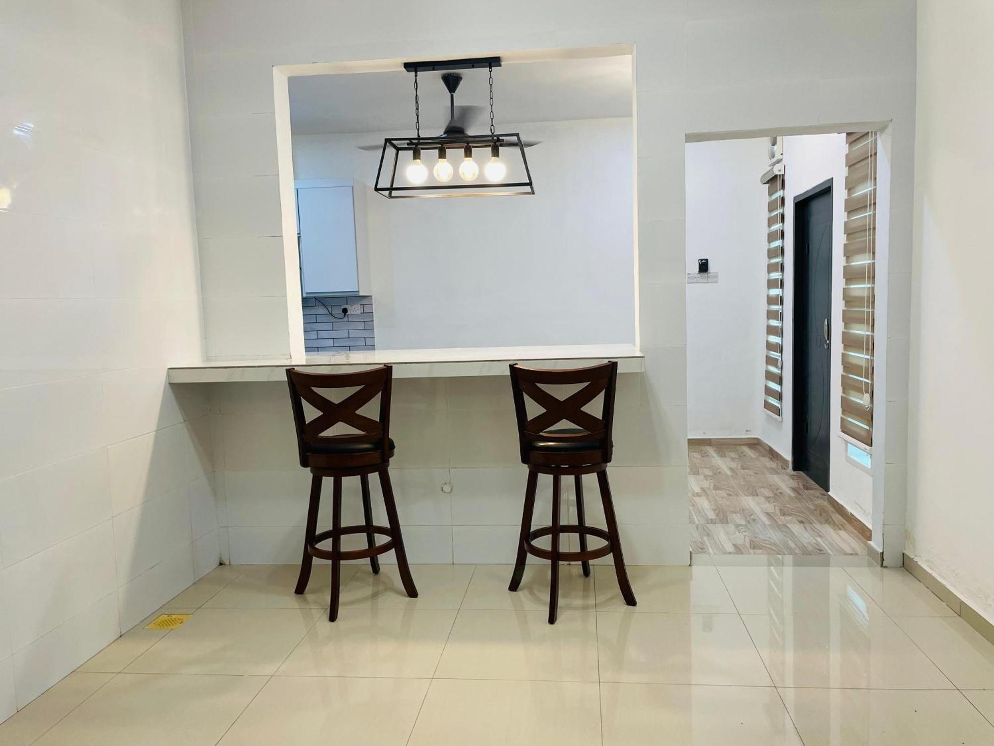 Nazirin Homestay No 27 Tmn Desa Manjung 루무트 외부 사진